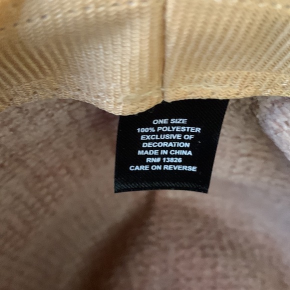 Marcus Adler camel hat